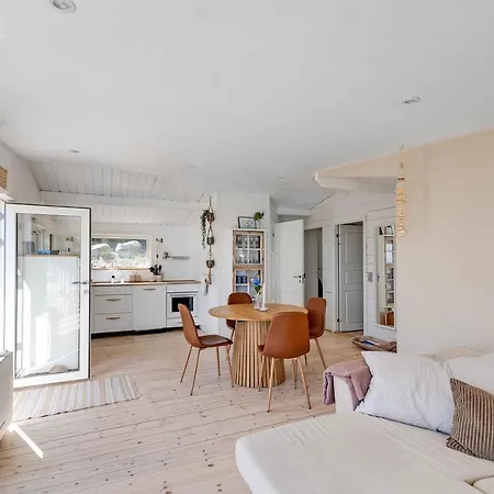 別荘 Beautifully Situated Summer House With Sea View *