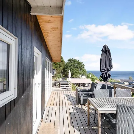 Beautifully Situated Summer House With Sea View Dom wakacyjny *