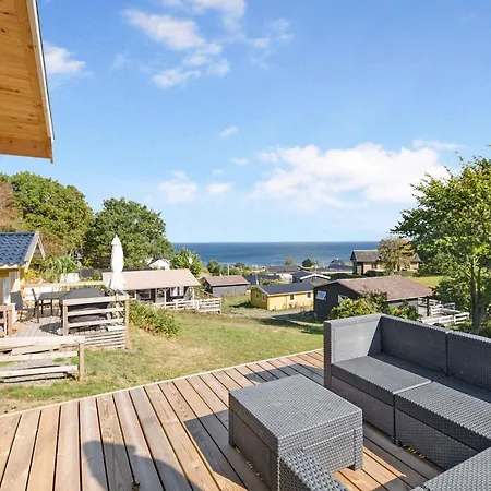 Beautifully Situated Summer House With Sea View 別荘