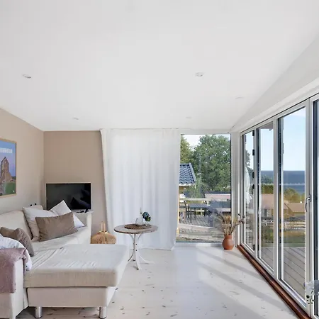 Beautifully Situated Summer House With Sea View * Allinge-Sandvig
