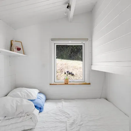Beautifully Situated Summer House With Sea View Nyaraló