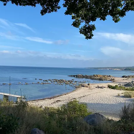 Beautifully Situated Summer House With Sea View Nyaraló Allinge-Sandvig