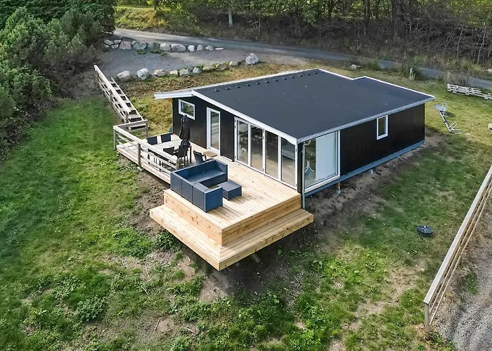 Beautifully Situated Summer House With Sea View * Allinge-Sandvig
