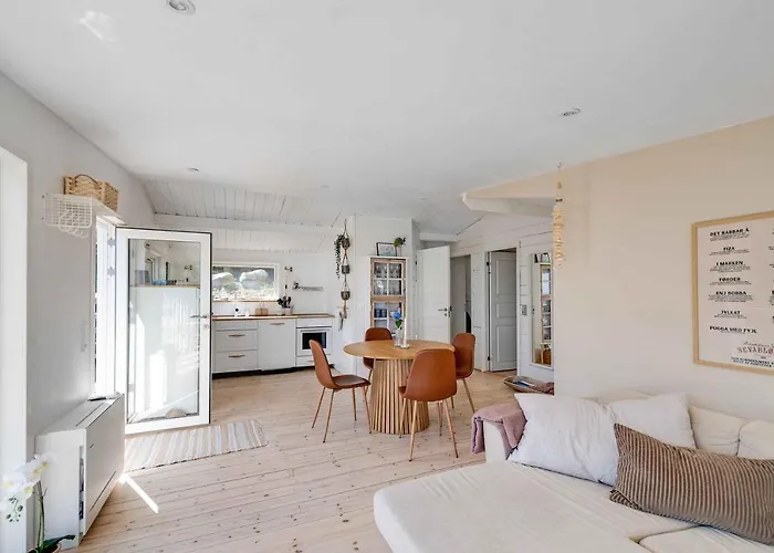 Casa de Férias Beautifully Situated Summer House With Sea View *